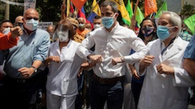 Венецуелският опозиционен лидер Хуан Гуайдо очаква да бъдат размразени 152